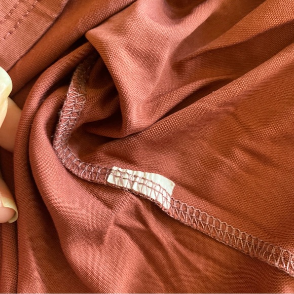 Style rack asymmetric bell sleeve top - Picture 4 of 9